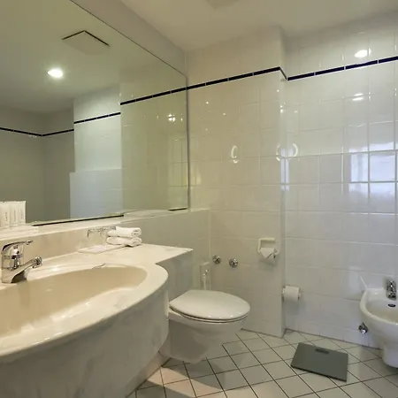 Hotel H4