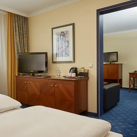 Hotel H4 4*