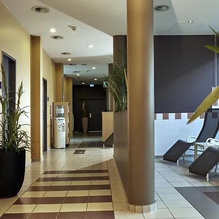 H4 Hotel 4*