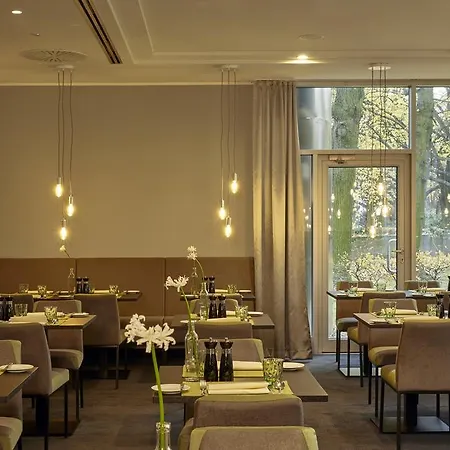 H4 Hotel 4*