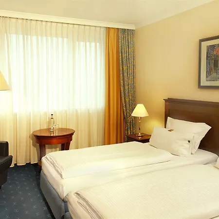H4 Hotel 4*