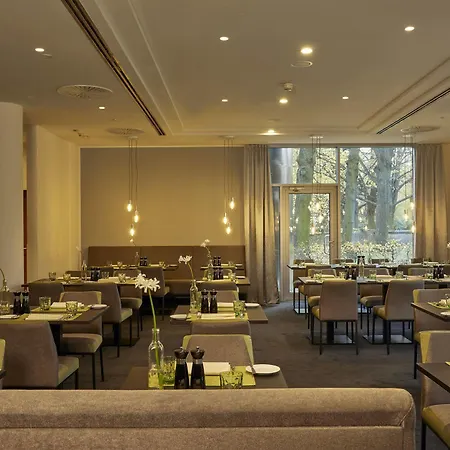 H4 Hotel 4*