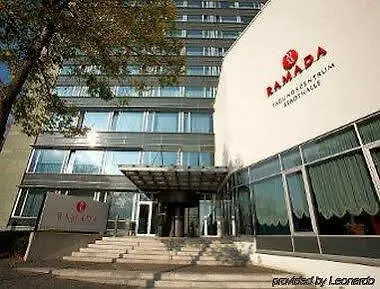 H4 Hotel 4*